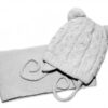 BABY NELLYS Zimní pletená čepička s šálou TEDDY – šedá s bambulkami, vel. 2-8m